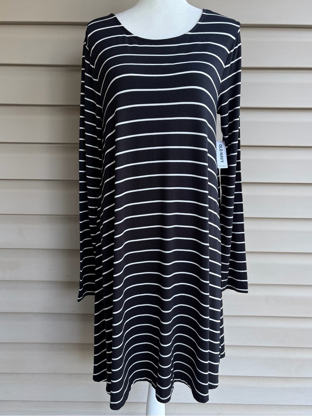 •Old Navy• NWT Black/White Striped Long Sleeve Swing Dress - Size Large